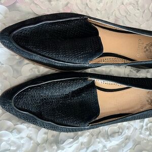 Vince Camuto Kade Eyelet Leather Loafer  10 M